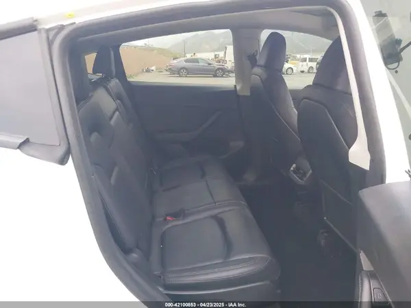 7SAYGAEE4PF752629 2023 TESLA MODEL Y - Image 8