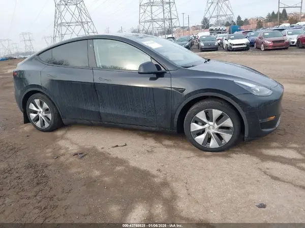 7SAYGAEE4PF769656 2023 TESLA MODEL Y - Image 1