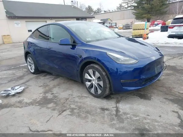 7SAYGAEE4PF799790 2023 TESLA MODEL Y - Image 1