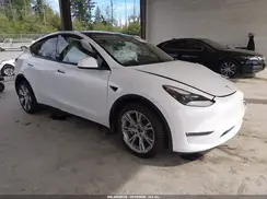 7SAYGAEE4PF827006 2023 TESLA MODEL Y