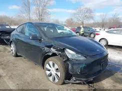 7SAYGAEE4PF829385 2023 TESLA MODEL Y