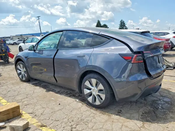 7SAYGAEE4PF834022 2023 TESLA MODEL Y - Image 2