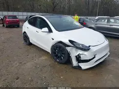 7SAYGAEE4PF835297 2023 TESLA MODEL Y