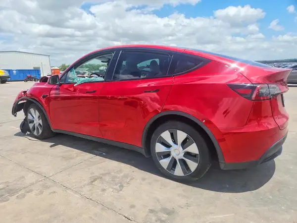 7SAYGAEE4PF838913 2023 TESLA MODEL Y - Image 2