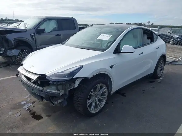 7SAYGAEE4PF856425 2023 TESLA MODEL Y - Image 2