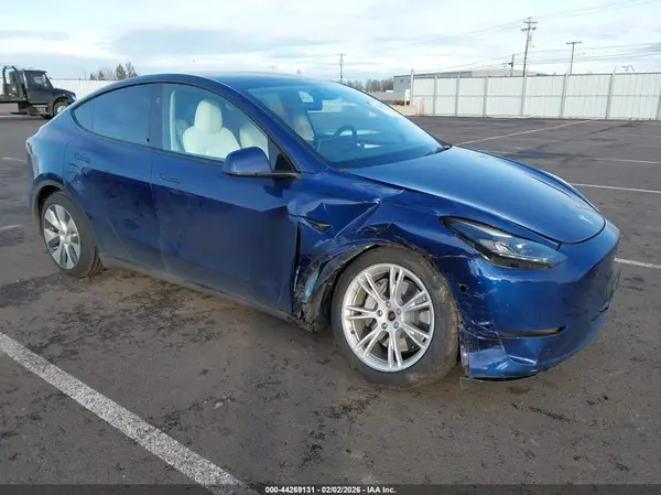 7SAYGAEE4PF871555 2023 TESLA MODEL Y - Image 1