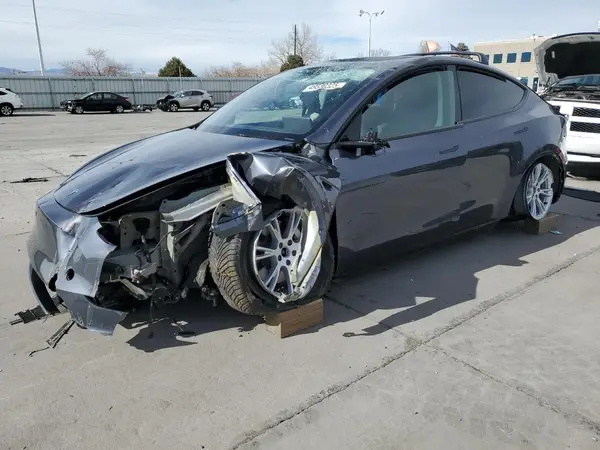 7SAYGAEE4PF873757 2023 TESLA MODEL Y - Image 1