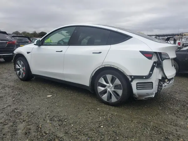 7SAYGAEE4PF881101 2023 TESLA MODEL Y - Image 2