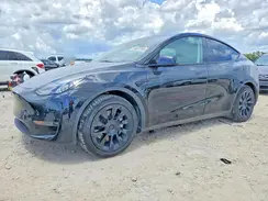 7SAYGAEE4PF899646 2023 TESLA MODEL Y