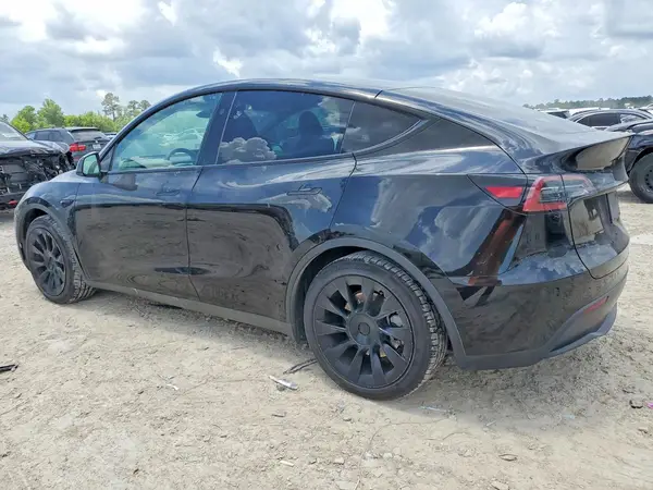 7SAYGAEE4PF899646 2023 TESLA MODEL Y - Image 2
