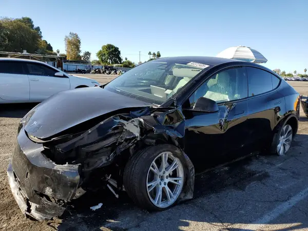 7SAYGAEE4PF902660 2023 TESLA MODEL Y - Image 1