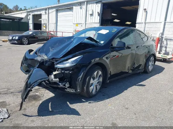 7SAYGAEE4PF918812 2023 TESLA MODEL Y - Image 2