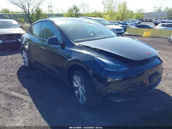 7SAYGAEE4PF928739 2023 TESLA MODEL Y - Image 1