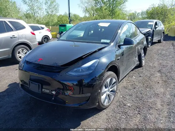 7SAYGAEE4PF928739 2023 TESLA MODEL Y - Image 2
