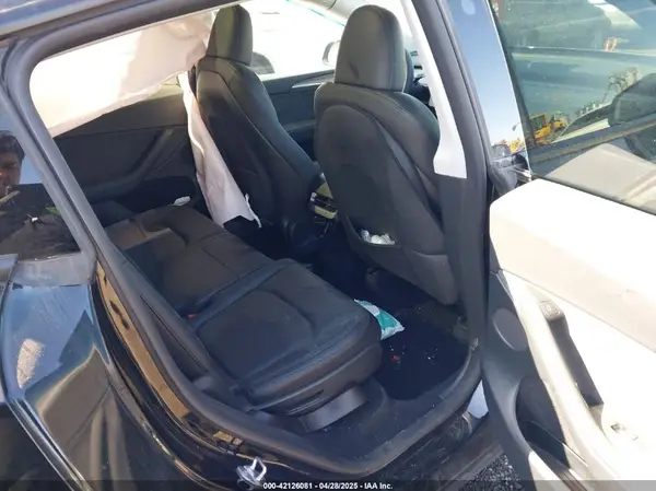 7SAYGAEE4PF928739 2023 TESLA MODEL Y - Image 8