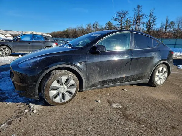 7SAYGAEE4PF929034 2023 TESLA MODEL Y - Image 1