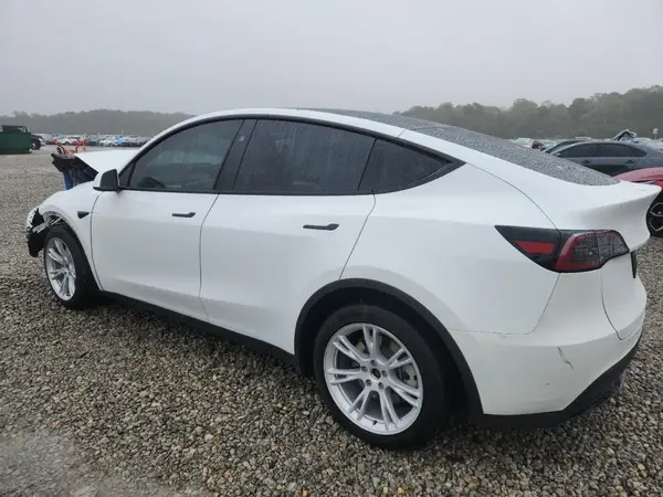 7SAYGAEE4PF931561 2023 TESLA MODEL Y - Image 2