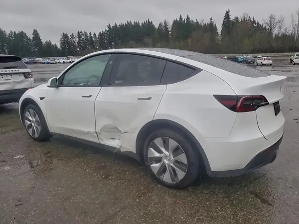 7SAYGAEE4PF945427 2023 TESLA MODEL Y - Image 2