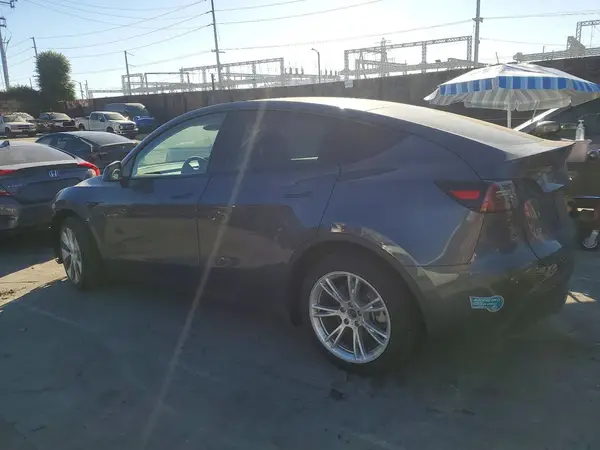 7SAYGAEE4PF959313 2023 TESLA MODEL Y - Image 2