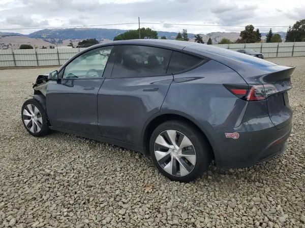 7SAYGAEE4PF962275 2023 TESLA MODEL Y - Image 2