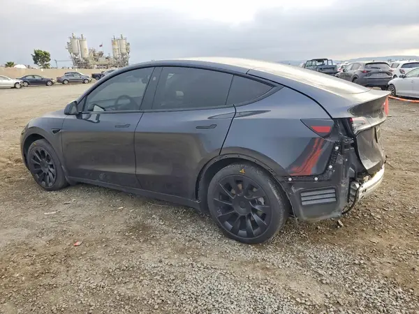 7SAYGAEE4RF003431 2024 TESLA MODEL Y - Image 2