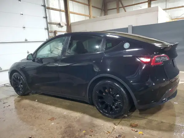7SAYGAEE4RF009925 2024 TESLA MODEL Y - Image 2