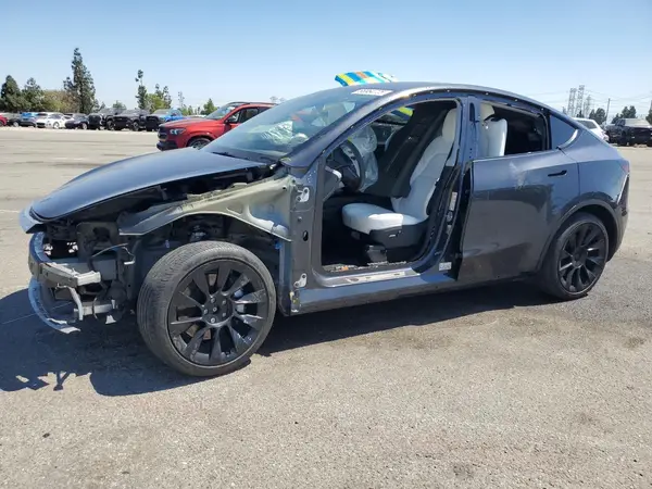7SAYGAEE4RF010802 2024 TESLA MODEL Y - Image 1