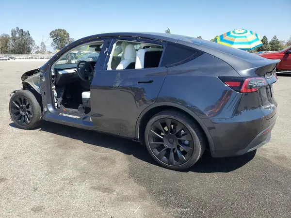 7SAYGAEE4RF010802 2024 TESLA MODEL Y - Image 2