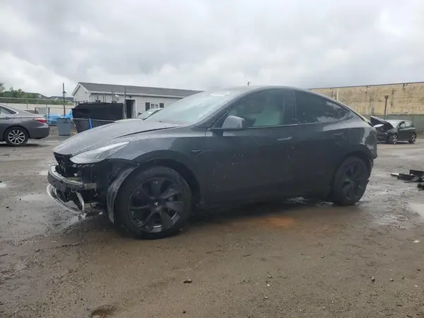 7SAYGAEE4RF014610 2024 TESLA MODEL Y - Image 1