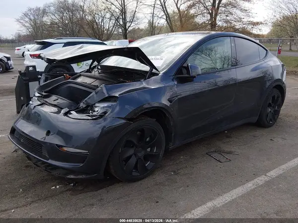 7SAYGAEE4RF022481 2024 TESLA MODEL Y - Image 2
