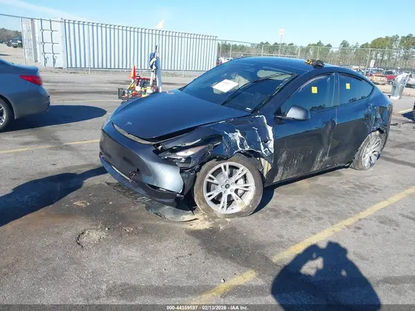 7SAYGAEE4RF029320 2024 TESLA MODEL Y - Image 2