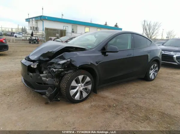 7SAYGAEE4RF040771 2024 TESLA MODEL Y - Image 2