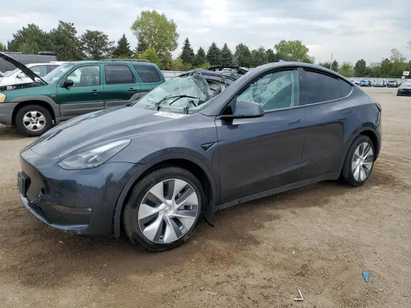 7SAYGAEE4RF074449 2024 TESLA MODEL Y - Image 1