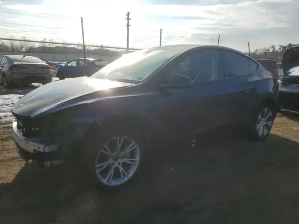 7SAYGAEE4RF077822 2024 TESLA MODEL Y - Image 1