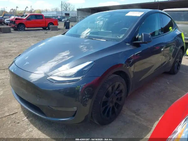 7SAYGAEE4RF078906 2024 TESLA MODEL Y - Image 2