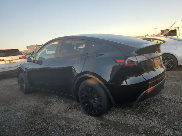 7SAYGAEE4RF082504 2024 TESLA MODEL Y - Image 2
