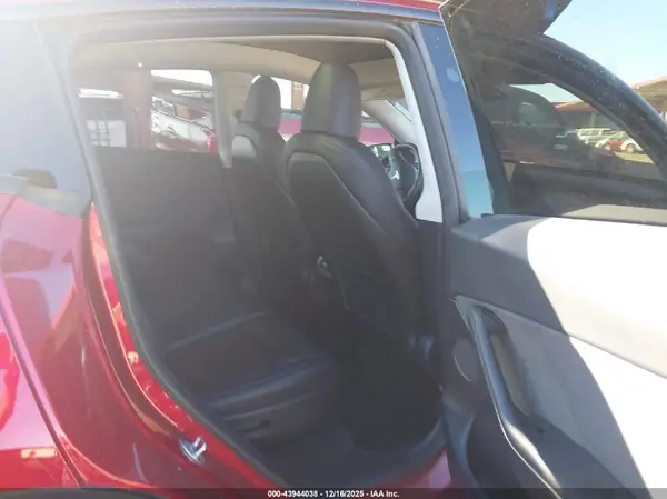 7SAYGAEE4RF092109 2024 TESLA MODEL Y - Image 8