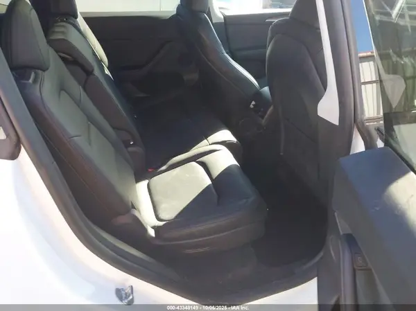 7SAYGAEE4RF106218 2024 TESLA MODEL Y - Image 8