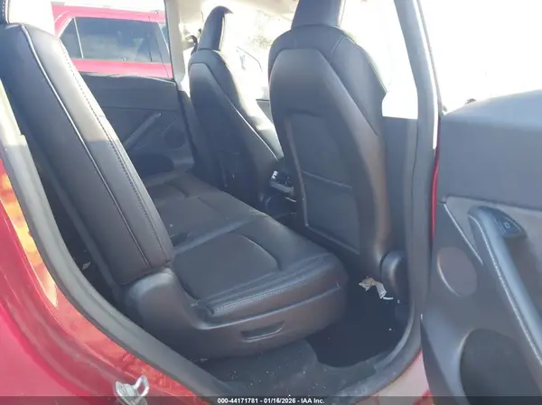 7SAYGAEE4RF109684 2024 TESLA MODEL Y - Image 8