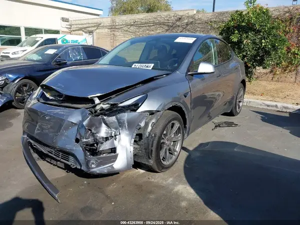 7SAYGAEE4RF115761 2024 TESLA MODEL Y - Image 2