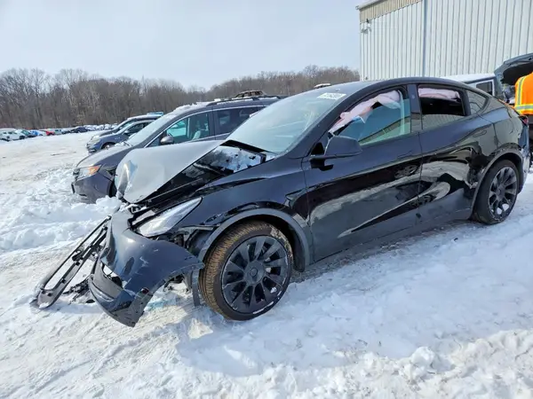 7SAYGAEE4RF120670 2024 TESLA MODEL Y - Image 1
