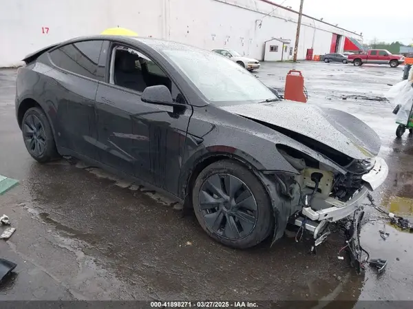 7SAYGAEE4RF121186 2024 TESLA MODEL Y - Image 1