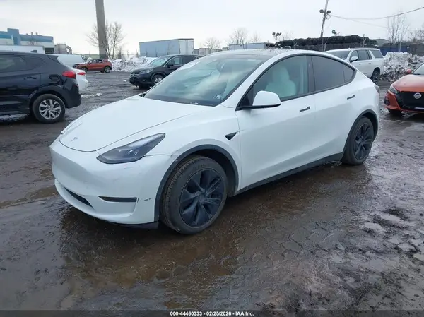 7SAYGAEE4RF121382 2024 TESLA MODEL Y - Image 2
