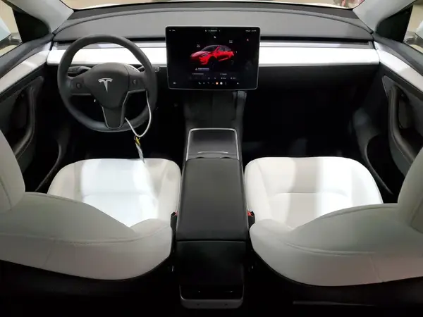 7SAYGAEE4RF121950 2024 TESLA MODEL Y - Image 8