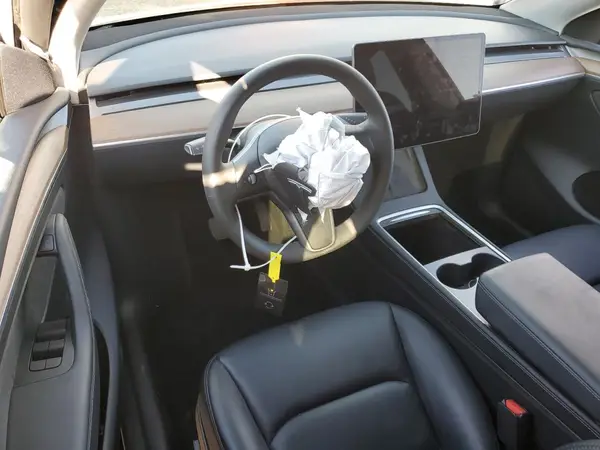 7SAYGAEE4RF125173 2024 TESLA MODEL Y - Image 8