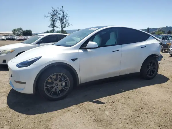 7SAYGAEE4RF127358 2024 TESLA MODEL Y - Image 1