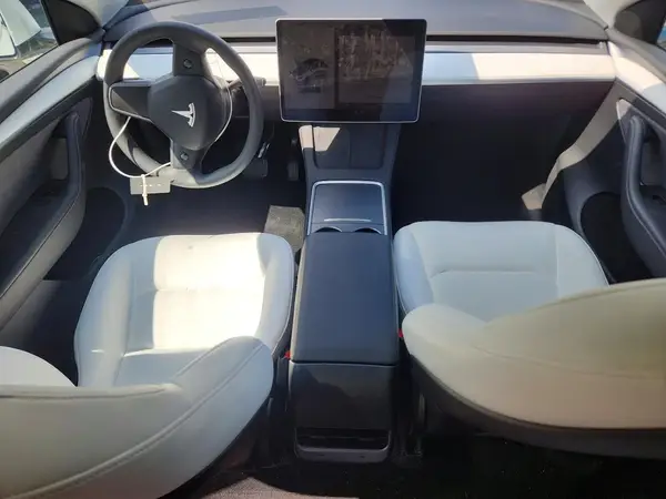 7SAYGAEE4RF131149 2024 TESLA MODEL Y - Image 8