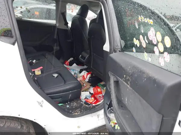 7SAYGAEE4RF131751 2024 TESLA MODEL Y - Image 8