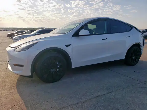 7SAYGAEE4RF154625 2024 TESLA MODEL Y - Image 1