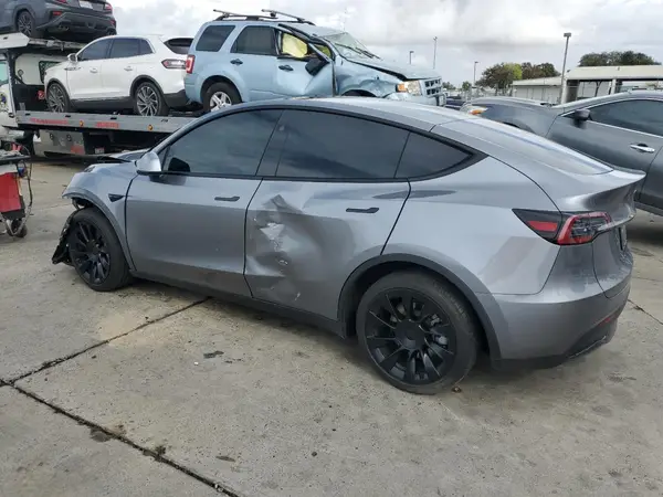 7SAYGAEE4RF154723 2024 TESLA MODEL Y - Image 2